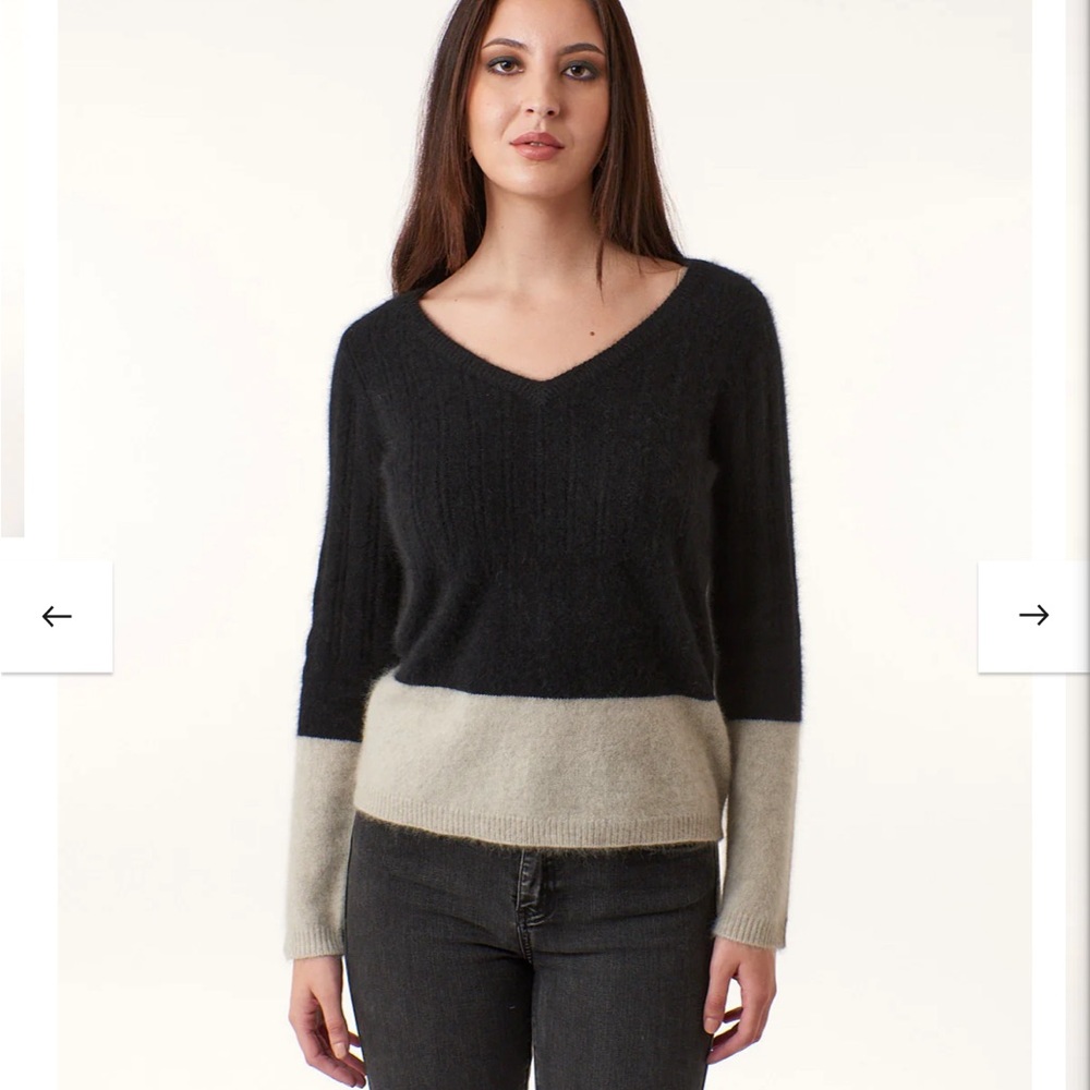 SWTR MEDIUM 100% asiatic racoon beige pink colorblock Vneck sweater - Picture 2 of 6